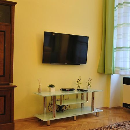 Vertigo Apartment Прага Екстер'єр фото