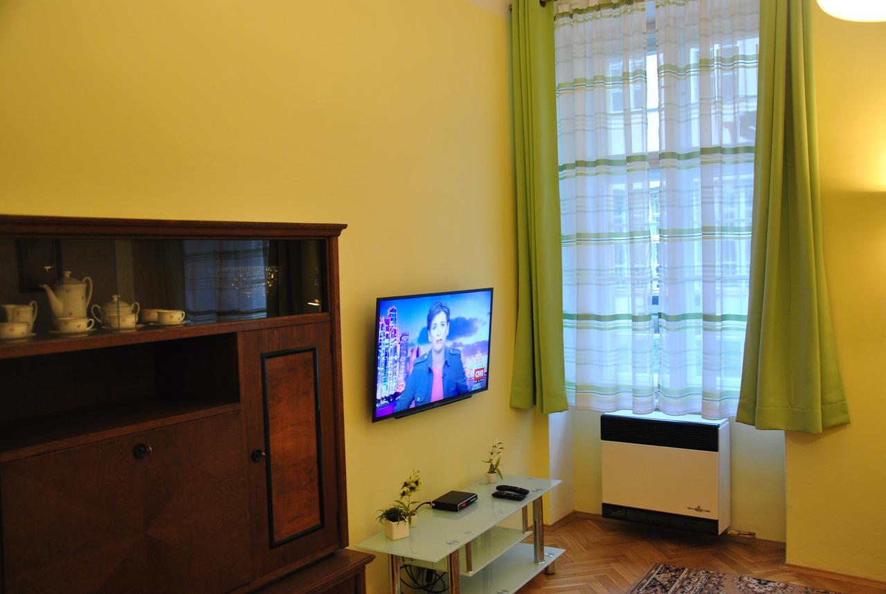 Vertigo Apartment Прага Екстер'єр фото