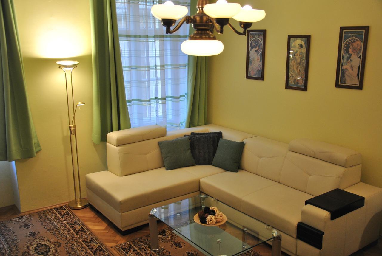Vertigo Apartment Прага Екстер'єр фото